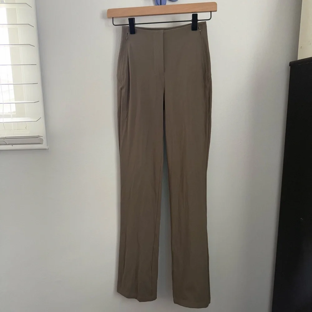 Lululemon 0 Smooth Fit Pull On Flare Nomad Minimal Outdoor Athletic Taupe